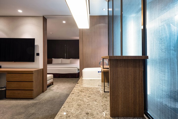 Room 17 of 63