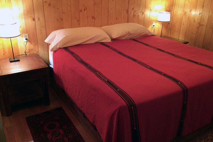 Room 2 of 211