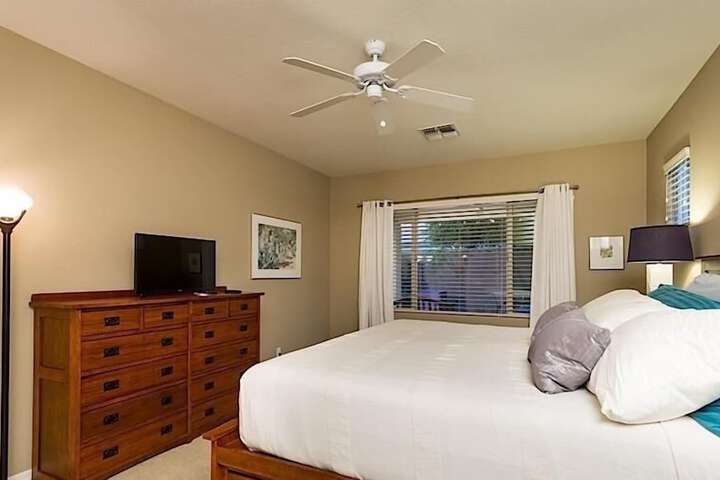 Room 7 of 33