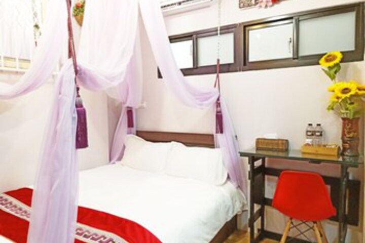 Room 35 of 78
