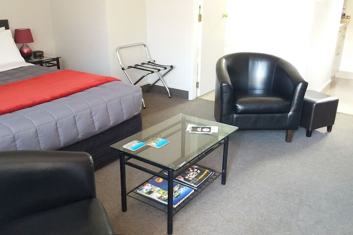 Room 7 of 84