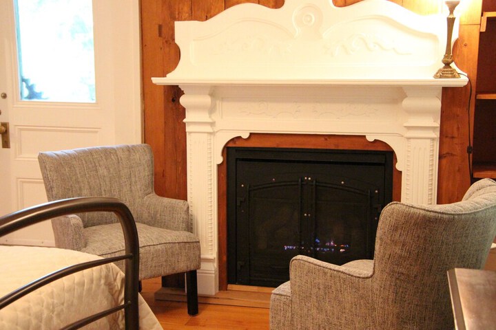 Room 8 of 34