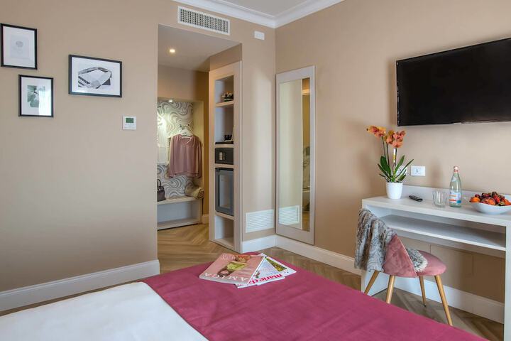 Room 27 of 50