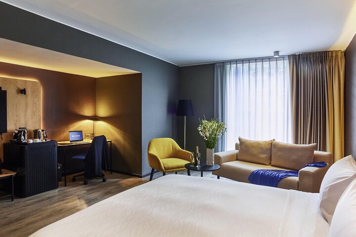 Room 21 of 163
