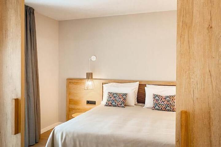 Room 15 of 40