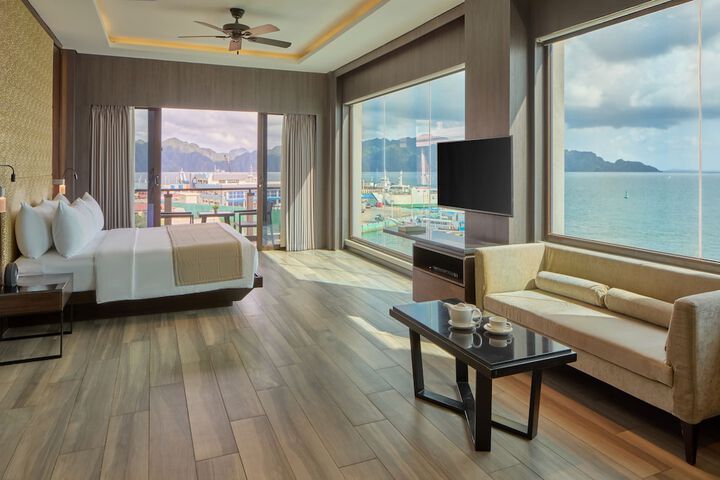 Room 17 of 60