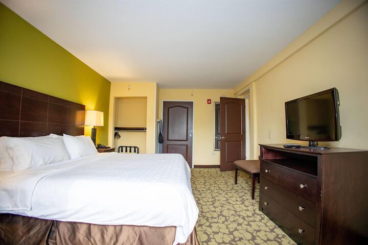Room 8 of 27