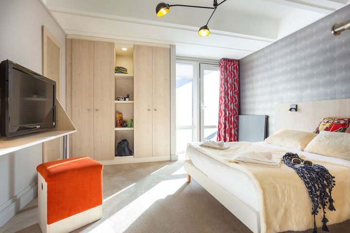 Room 10 of 52