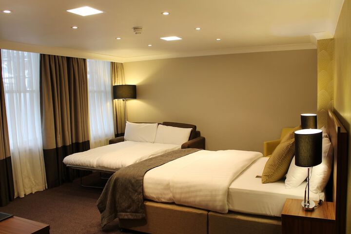 Room 16 of 43