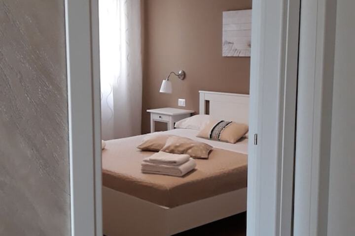 Room 10 of 40