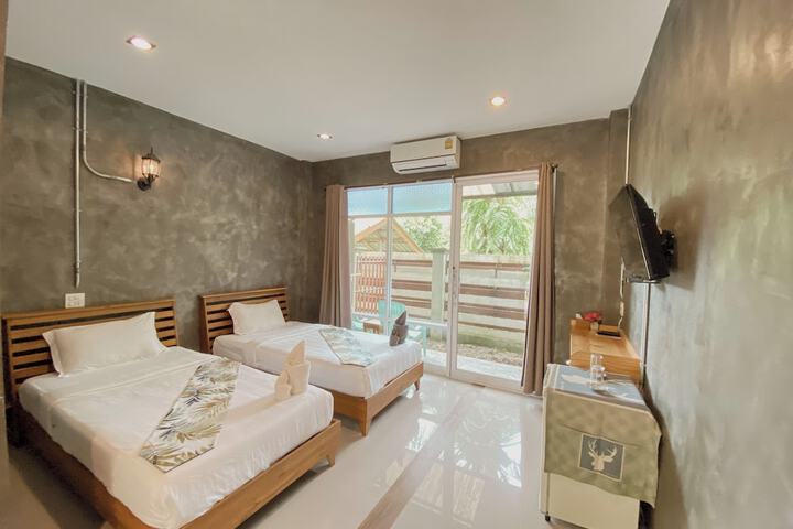 Room 8 of 48