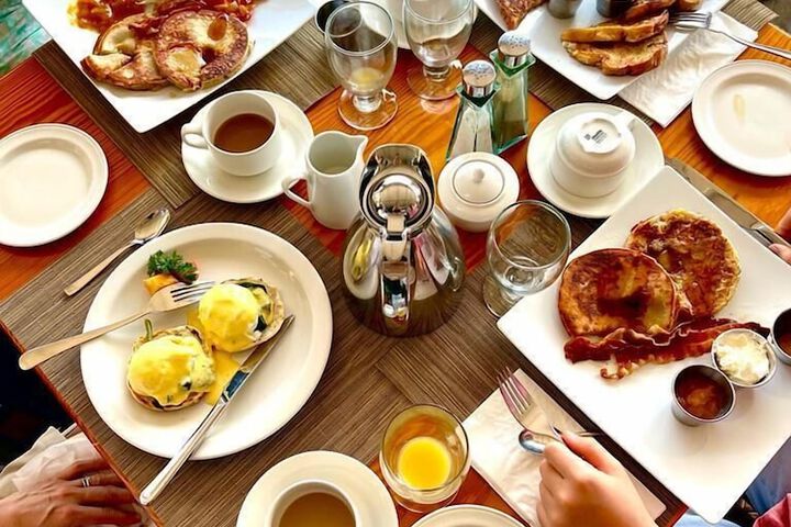 Breakfast/Coffee Service 32 of 47