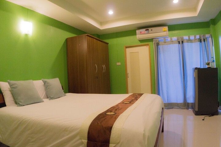 Room 5 of 15