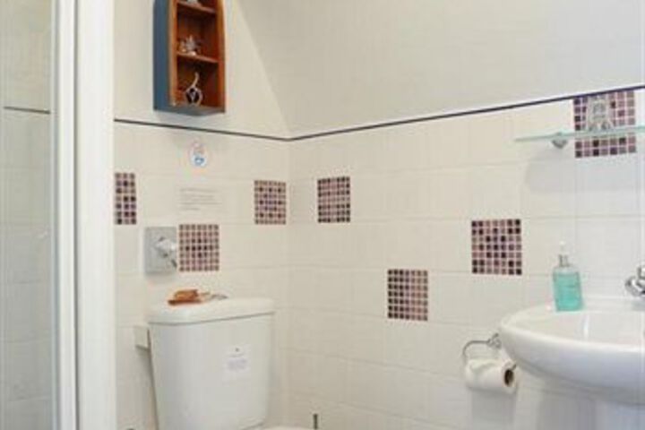 Room 3 of 18