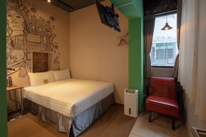 Room 49 of 108