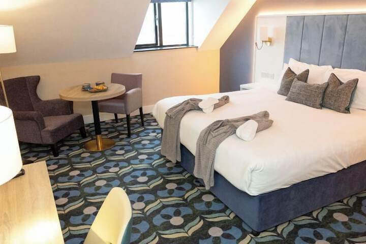 Room 33 of 42