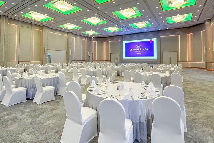 Ballroom/Hall 144 of 194