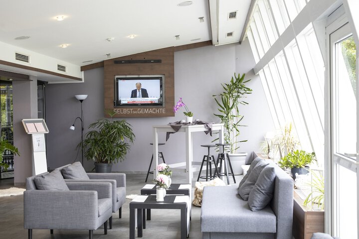 Hotel Interior 4 of 73
