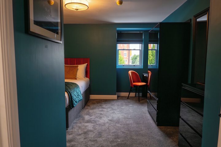 Room 5 of 13
