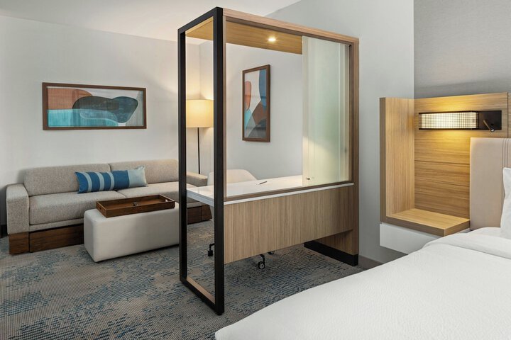 Room 17 of 36