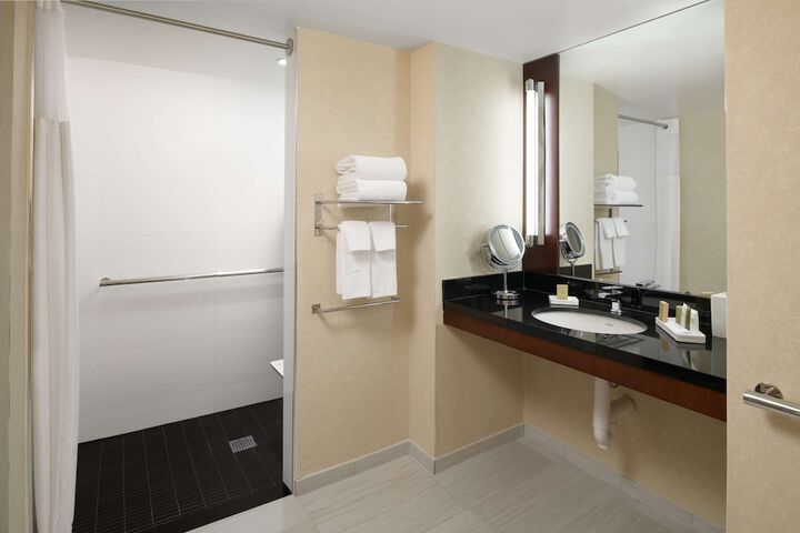 Room 46 of 121