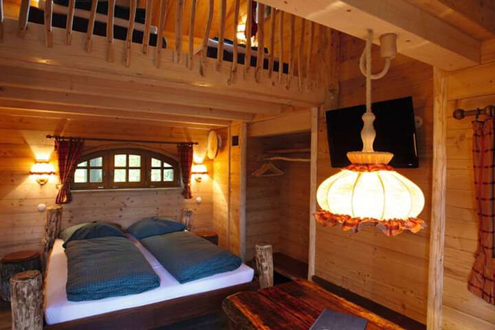 Room 2 of 52