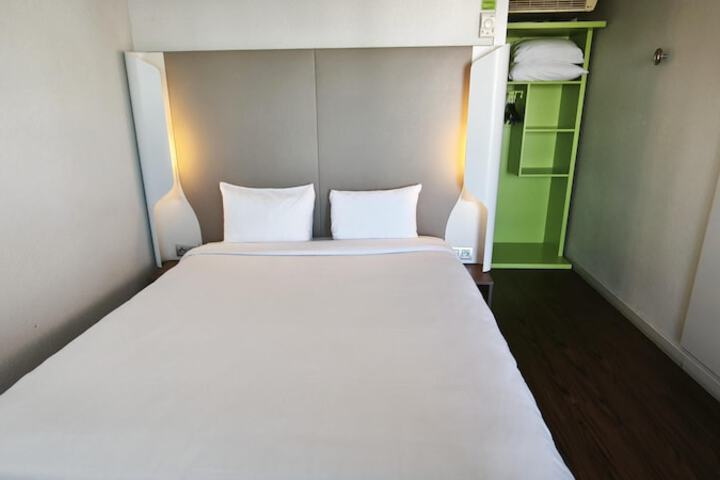 Room 21 of 61