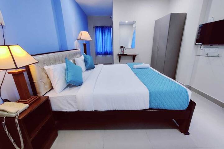 Room 7 of 32