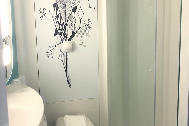 Room 11 of 23