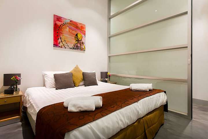 Room 5 of 73