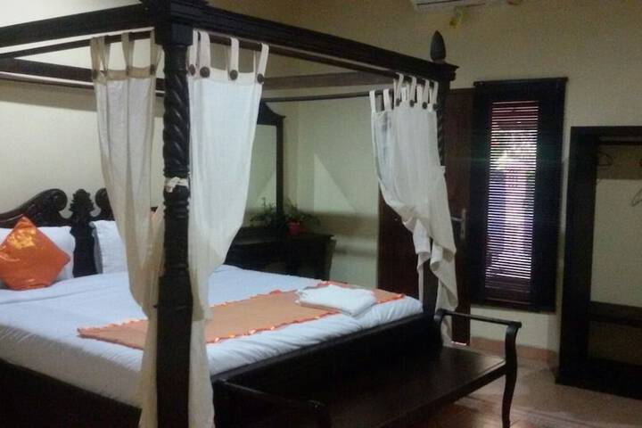 Room 8 of 39