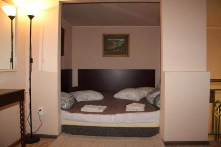 Room 5 of 14