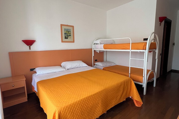 Room 15 of 50