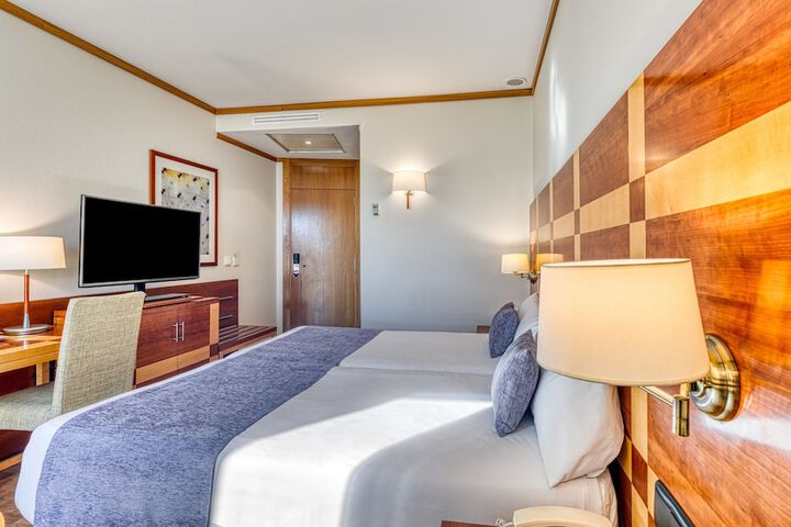 Room 37 of 145