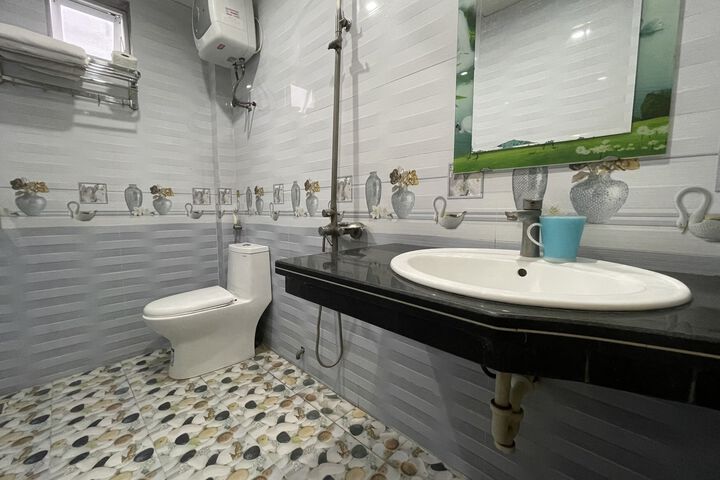 Room 4 of 23