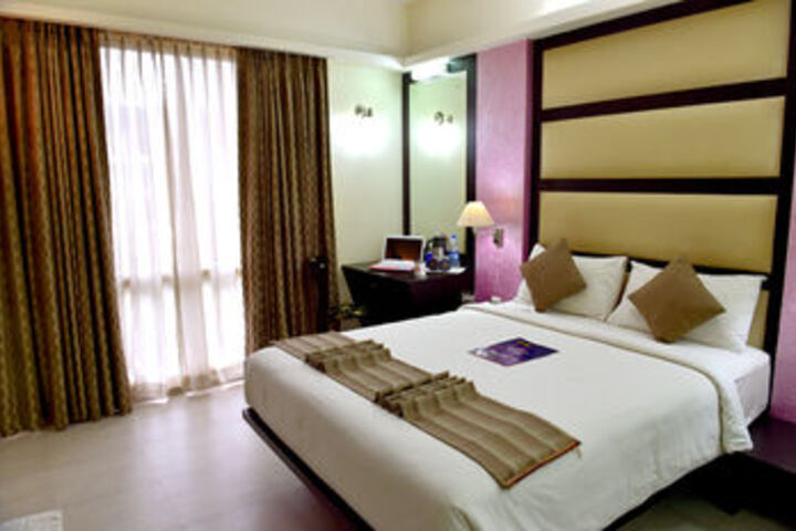 Room 12 of 20