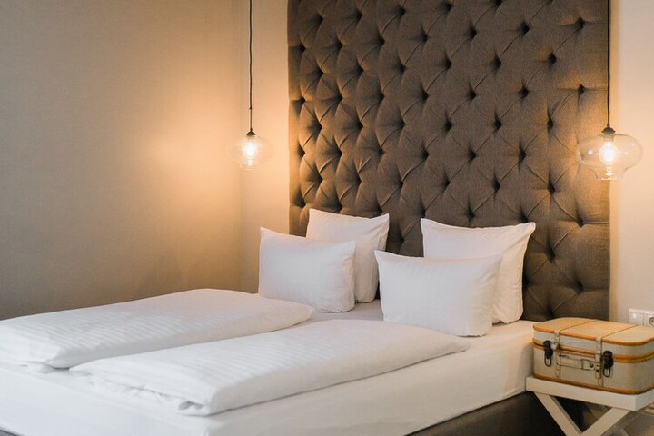 Room 5 of 42