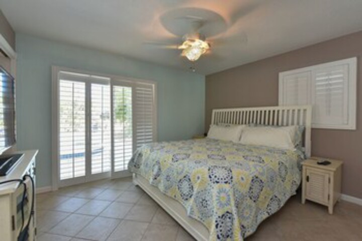 Room 21 of 27