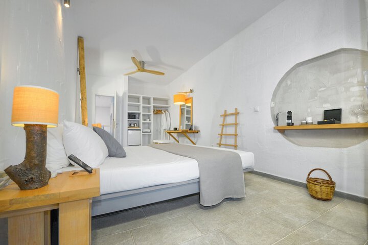 Room 3 of 49