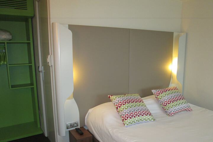 Room 7 of 54