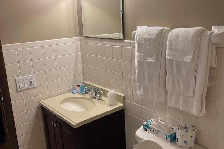 Room 128 of 180