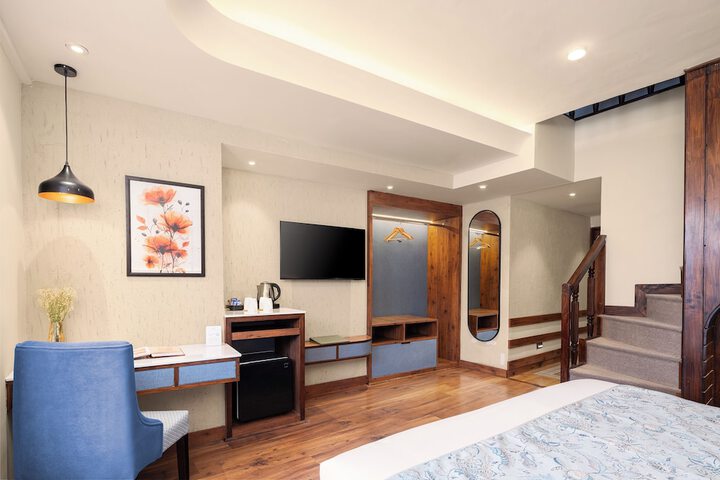 Room 25 of 53