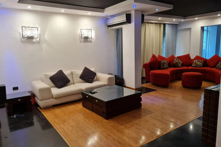 Room 2 of 17