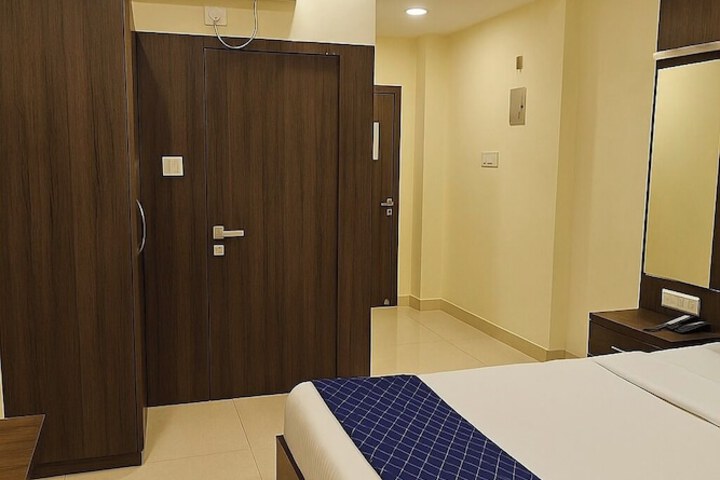 Room 14 of 25