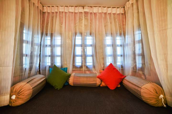 Room 15 of 32