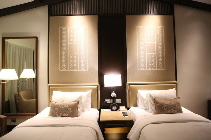 Room 16 of 175