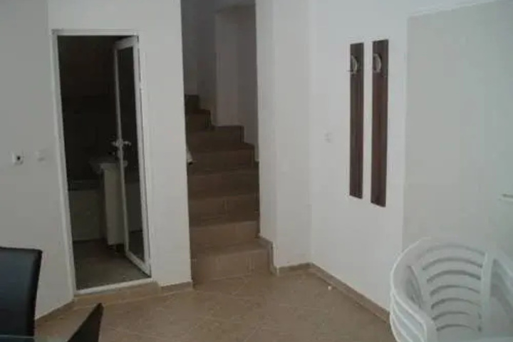 Room 15 of 28
