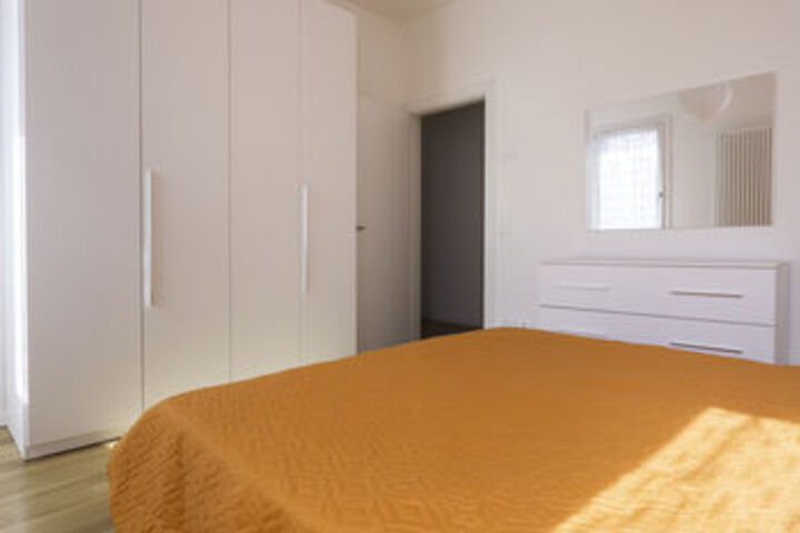 Room 198 of 871
