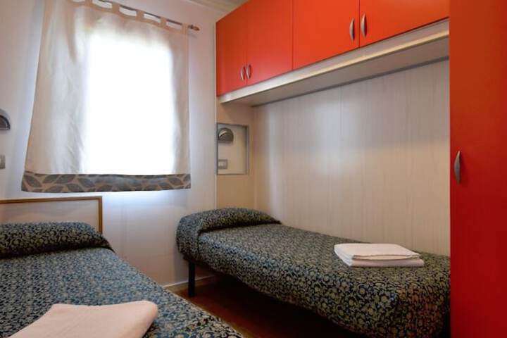 Room 14 of 68