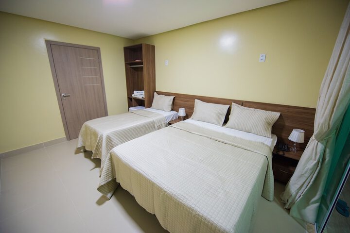 Room 18 of 48